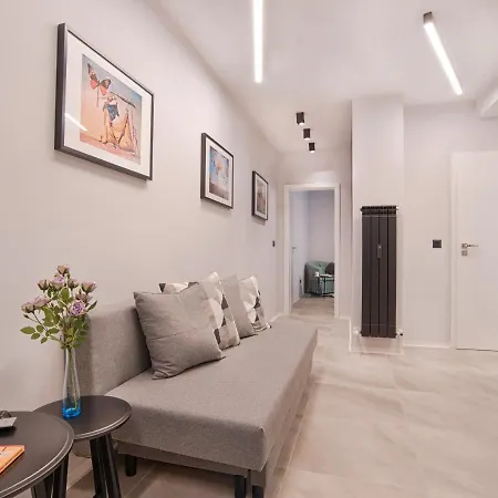 Supreme Next To Ndk * 索菲亞